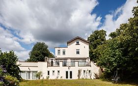 Beautiful 'Mayfield' Villa With Private Pool!